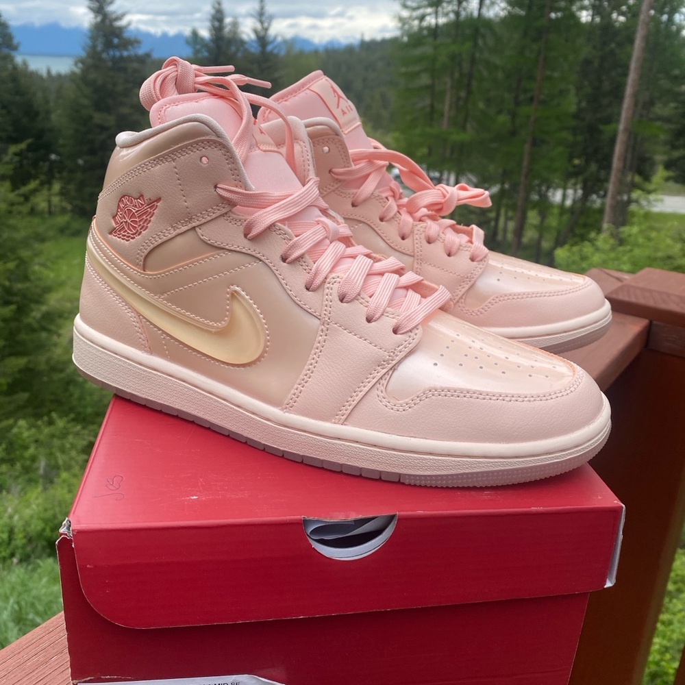 Women’s Nike Air Jordan 1 Mid SE - 2025 Patent Valentine’s Day